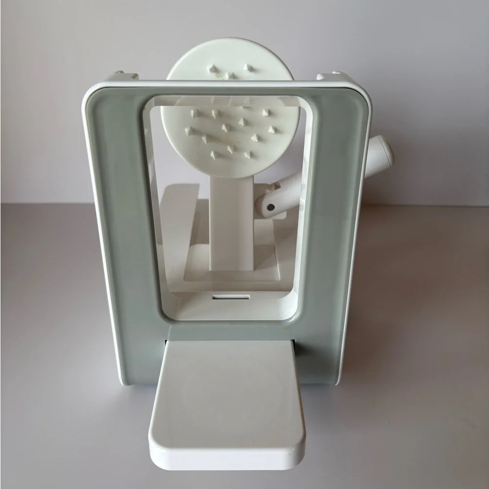 OXO Good Grips Tabletop Spiralizer with 3 Interchangeable Stainless Steel Blades - Picture 6 of 9